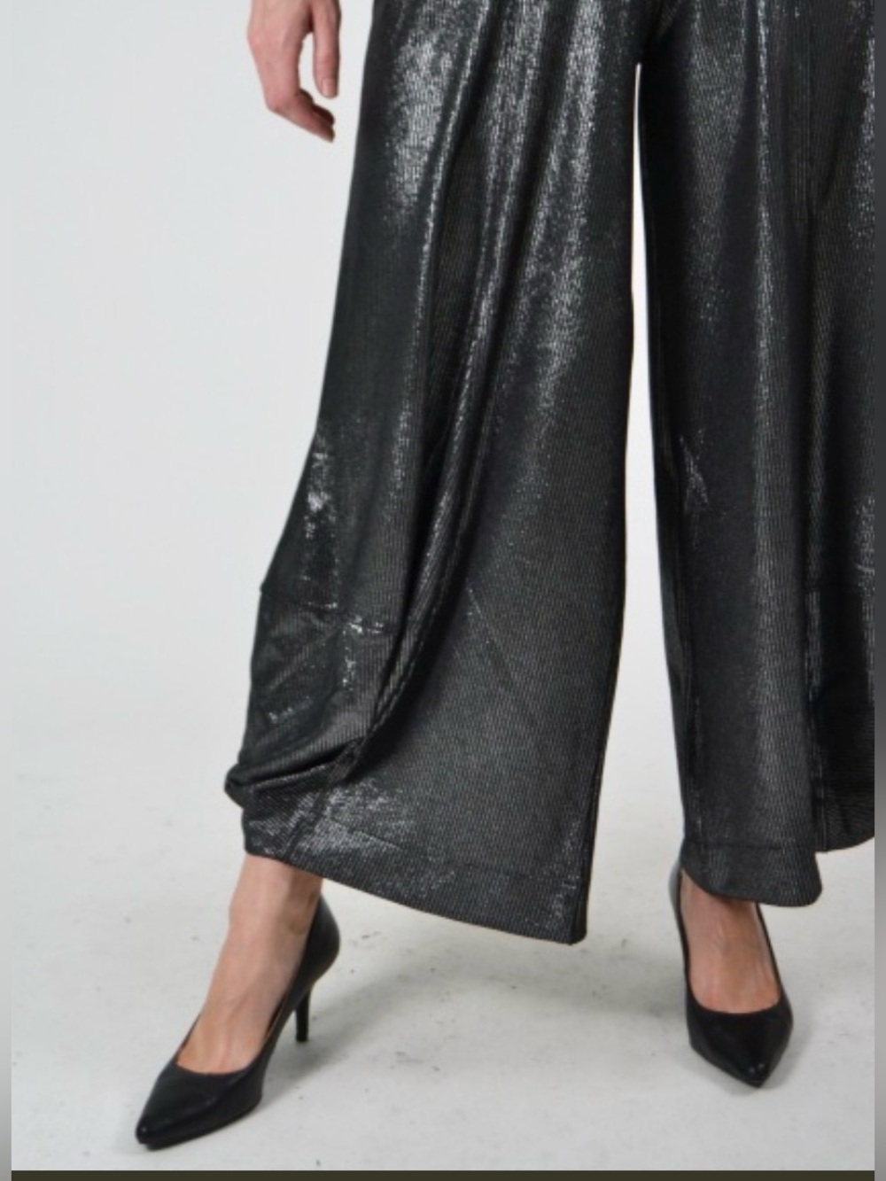 NWOT ALEMBIKA Shimmer Drape Barrel Pant In Silver Size 1/ US Small